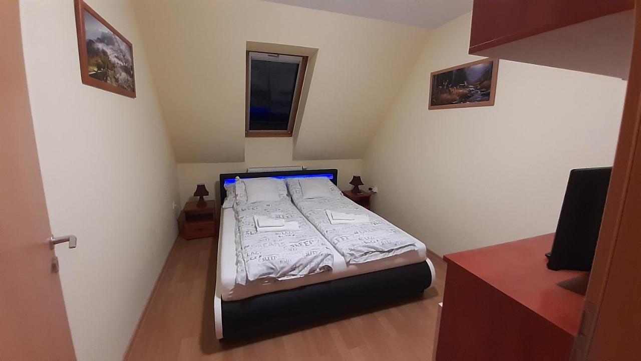 Elizabet Apartman A Belvarosban サルバシュ エクステリア 写真