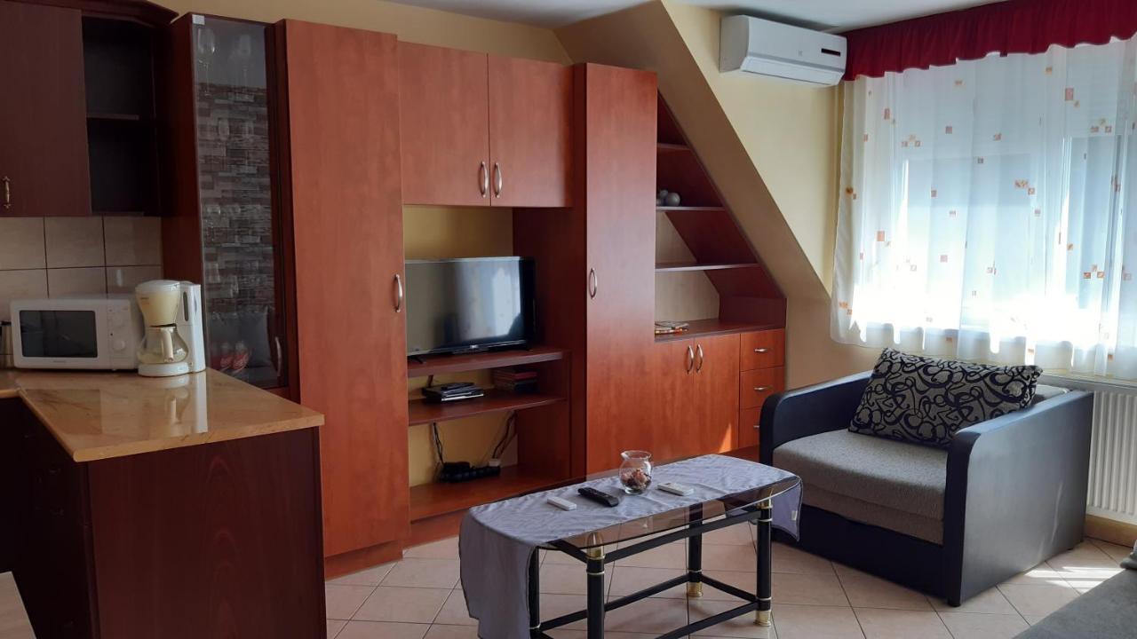 Elizabet Apartman A Belvarosban サルバシュ エクステリア 写真