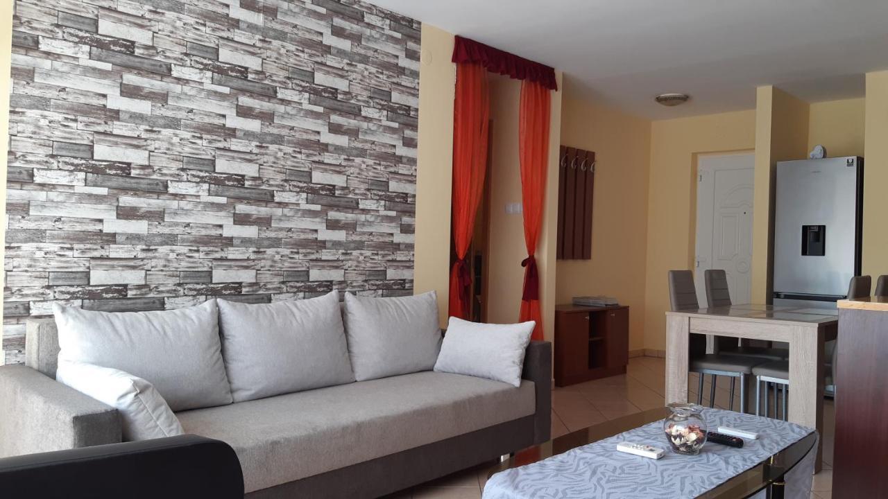 Elizabet Apartman A Belvarosban サルバシュ エクステリア 写真
