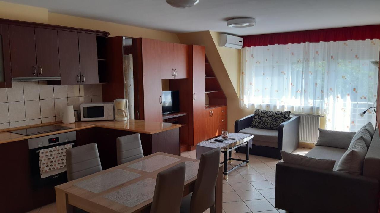 Elizabet Apartman A Belvarosban サルバシュ エクステリア 写真